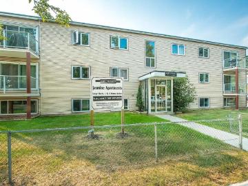 Queen Alexandra, Edmonton, Alberta - Balcony