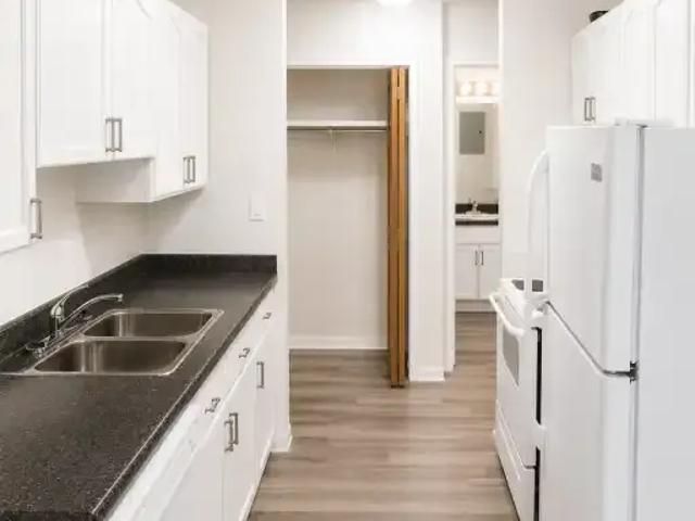 For Rent 2 Bedroom Apartment Edmonton AB DS105198285