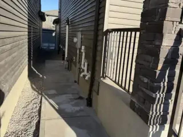 For Rent 2 Bedroom Apartment Edmonton AB DS105554404