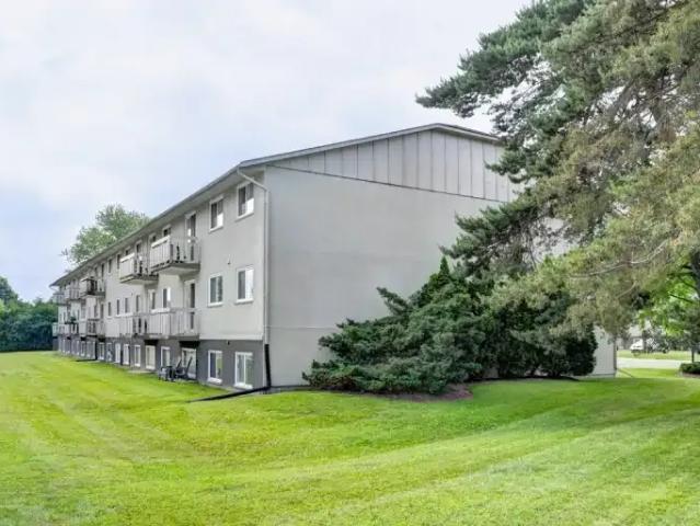 For Rent 2 Bedroom Apartment Elmira ON DS105046606