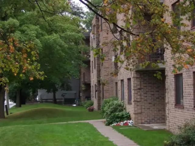 For Rent 2 Bedroom Apartment Fergus ON DS105781589