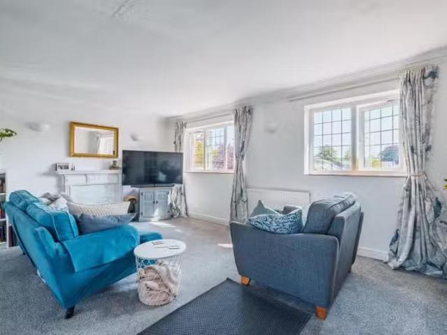 Nice 2 bedroom apartment for rent in Ashtree Farm Court, Willa.