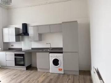 Cozy 2 bedroom apartment for rent in Hamilton Square, Birkenhe.