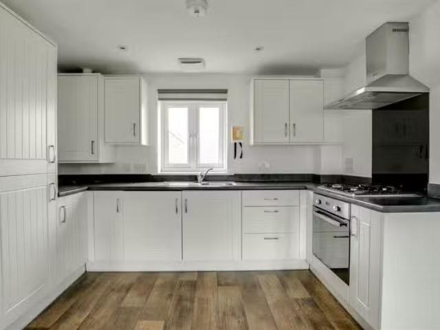 For Rent! 2 bedroom apartment for rent in Seaview Avenue, Peac.