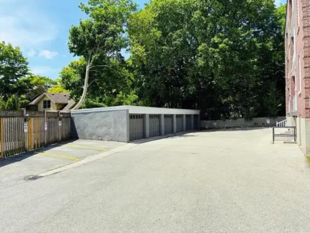 For Rent 2 Bedroom Apartment Guelph ON DS105326606