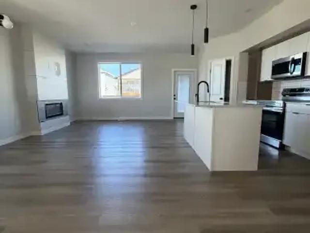 For Rent 2 Bedroom Apartment Grande Prairie AB DS105601834