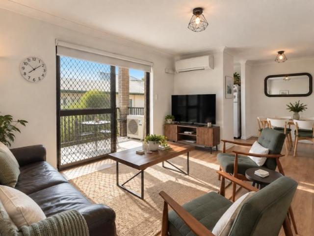 For Rent 2 Bedroom Apartment Greenslopes QLD DS105824468
