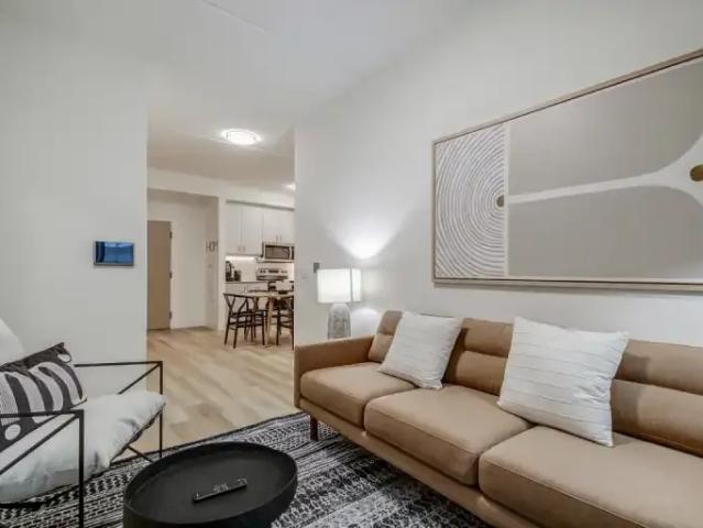 For Rent 2 Bedroom Apartment Hamilton ON DS104863250