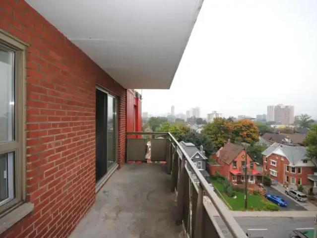 For Rent 2 Bedroom Apartment Hamilton ON DS103652404