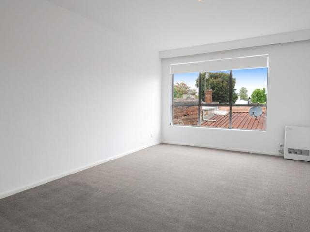 For Rent 2 Bedroom Apartment Hawthorn VIC DS105169763