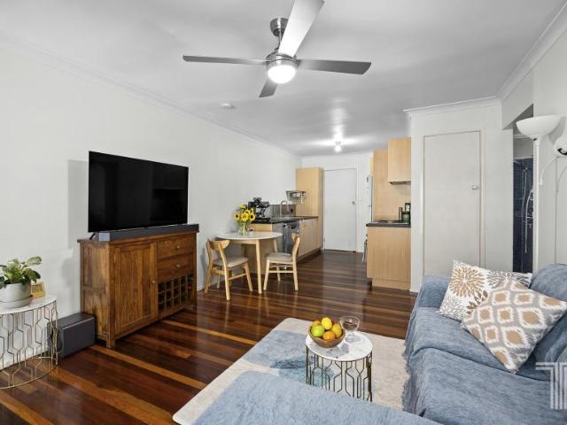 For Rent 2 Bedroom Apartment Hawthorne QLD DS105584213