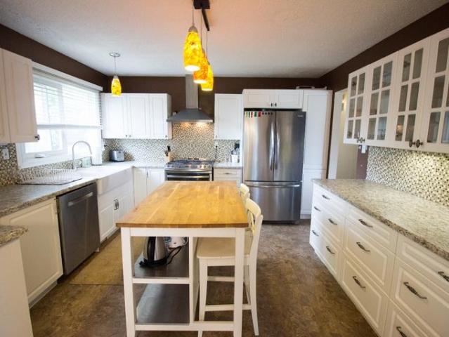For Rent 2 Bedroom Apartment Hinton AB DLS105642733