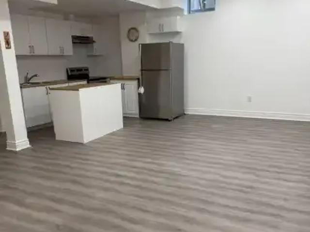 For Rent 2 Bedroom Apartment Innisfil ON DS105486551