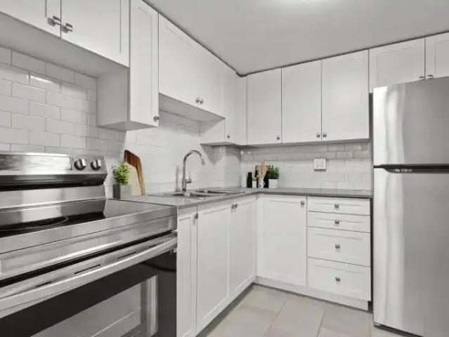 For Rent 2 Bedroom Apartment Kingston ON DS102882757