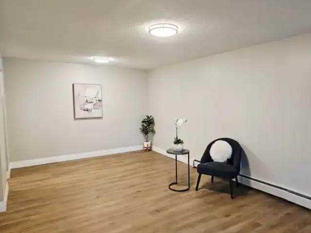 For Rent 2 Bedroom Apartment Kitchener ON DS103878165