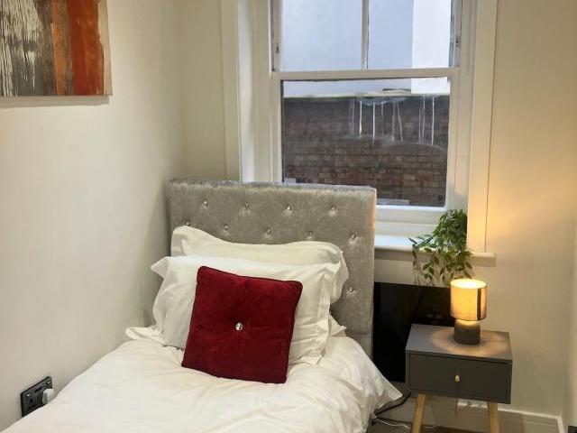 For Rent 2 Bedroom Apartment London London DS71514775