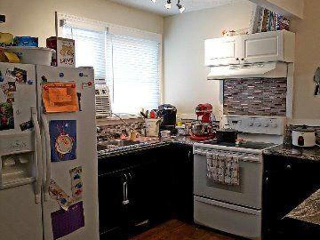 For Rent 2 Bedroom Apartment Ponoka AB DS103410261