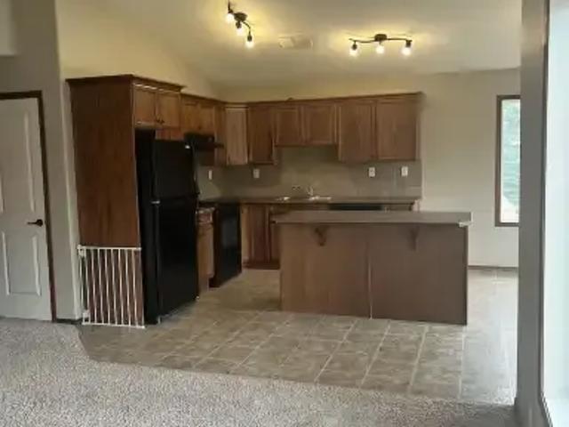 For Rent 2 Bedroom Apartment Red Deer AB DS104433850