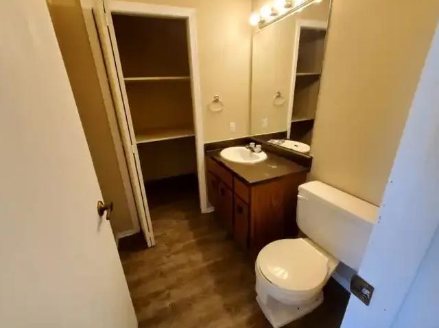 For Rent 2 Bedroom Apartment Red Deer AB DS102915134