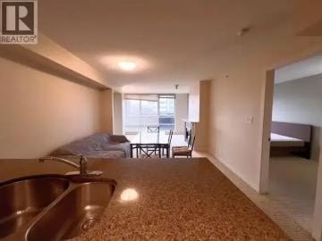 Greater Vancouver - Garden, Parking