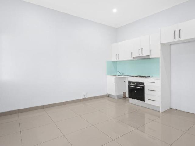 For Rent 2 Bedroom Apartment ROSELANDS NSW DS105977798