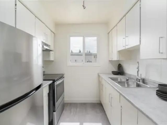 For Rent 2 Bedroom Apartment St. Albert AB DS103651078