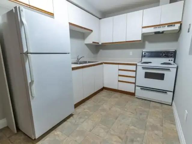 For Rent 2 Bedroom Apartment St. Catharines ON DS103379602