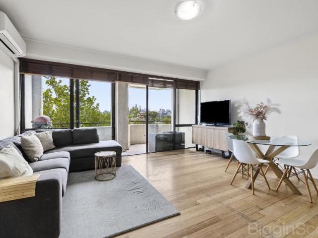 For Rent 2 Bedroom Apartment St Kilda VIC DS101583181