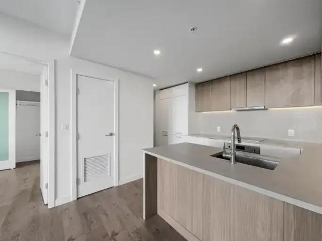 For Rent 2 Bedroom Apartment Surrey BC DS105360121