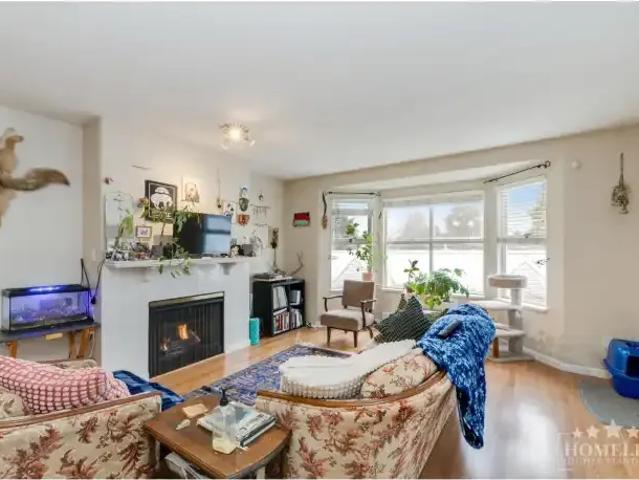 For Rent 2 Bedroom Apartment Surrey BC DS105410945