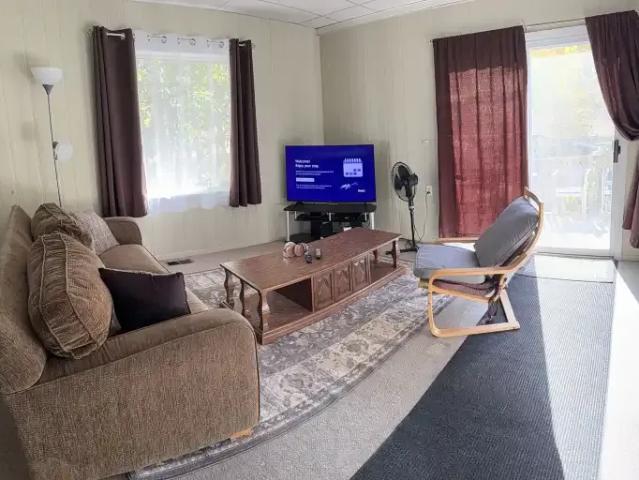 For Rent 2 Bedroom Apartment Sylvan Lake AB DS105327029
