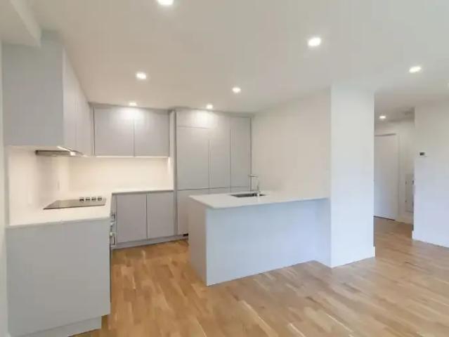 For Rent 2 Bedroom Apartment Saint QC DS103878561