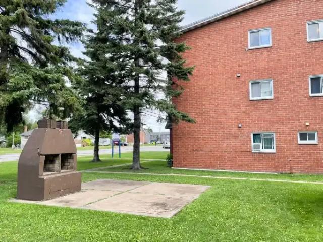 For Rent 2 Bedroom Apartment Sault Ste. Marie ON DLS104840981