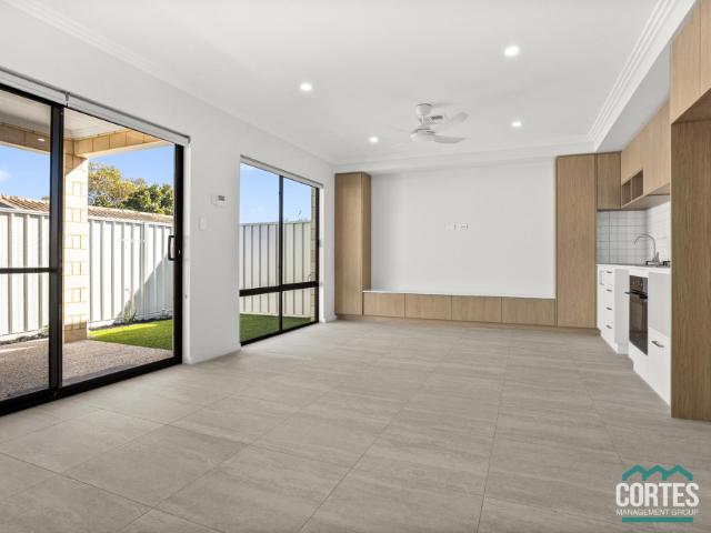 For Rent 2 Bedroom Apartment SPEARWOOD WA DS105135847