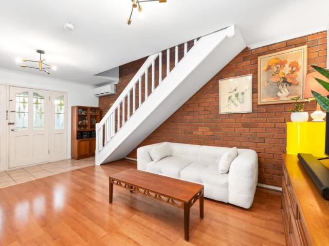 For Rent 2 Bedroom Apartment Templestowe VIC DS102760408