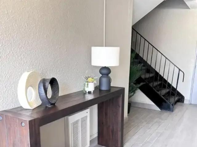 For Rent 2 Bedroom Apartment Tillsonburg ON DS105653528