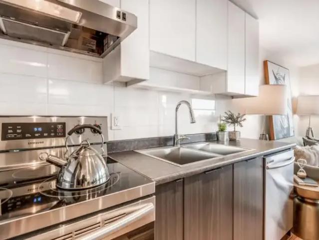 For Rent 2 Bedroom Apartment Vancouver BC DS103594081