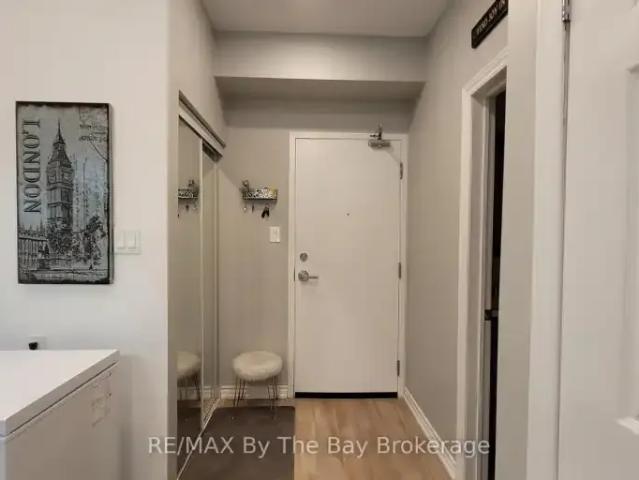 For Rent 2 Bedroom Apartment Wasaga Beach ON DS105420824