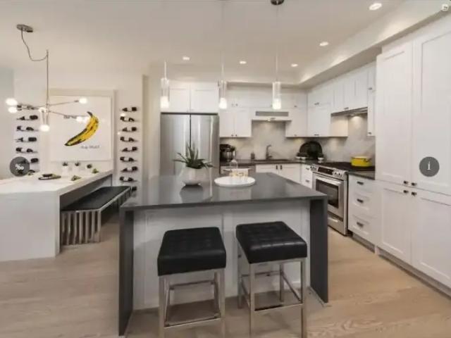 For Rent 2 Bedroom Apartment White Rock BC DS105135778