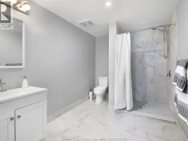 For Rent 2 Bedroom Apartment Windsor ON DS102915422