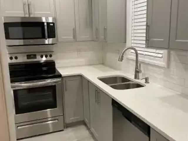 For Rent 2 Bedroom Apartment Windsor ON DS103840432