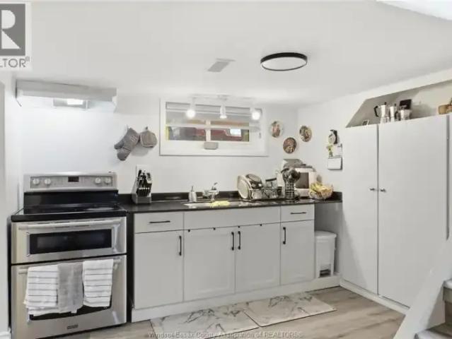 For Rent 2 Bedroom Apartment Windsor ON DS105004702