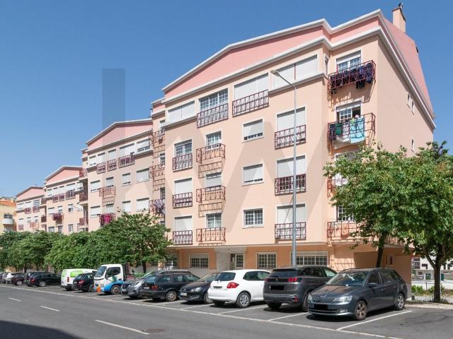 FOR RENT | 2 BEDROOM APARTMENT WITH PARKING SPACE | RIO DE MOURO SINTRA