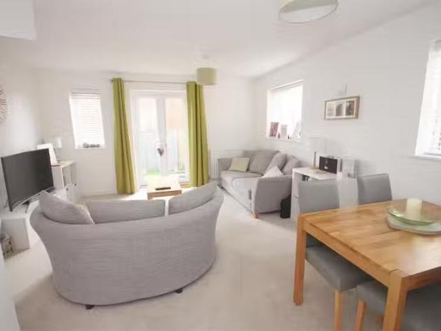 New 2 bedroom detached house for rent in Mill Park Drive, Brai.