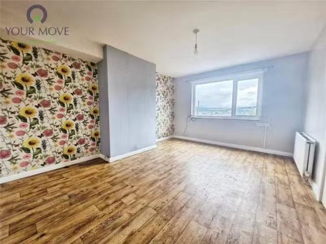 Nice 2 bedroom end of terrace house for rent in Braithwaite Av.