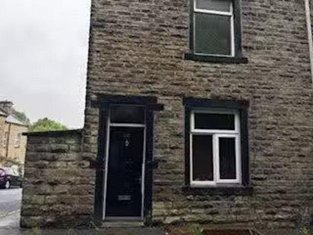 Unique 2 bedroom end of terrace house for rent in Hainworth Ro.