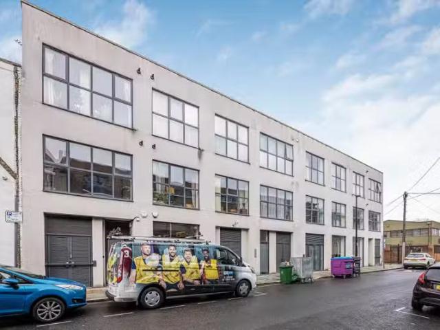 For Rent! 2 bedroom flat for rent in Vyner Street, London, E2