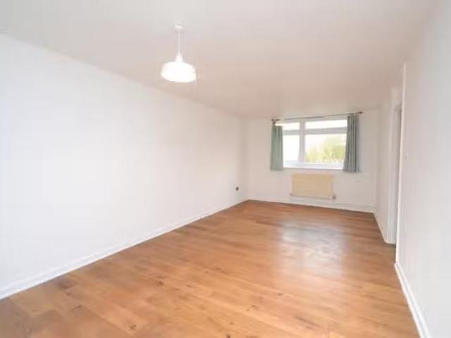 Just in! 2 bedroom flat for rent in Eagle Way, Great Warley, B.