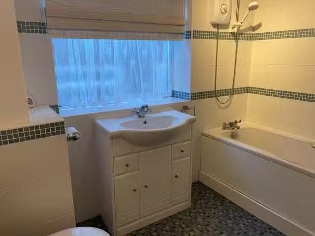 Cheap 2 bedroom flat for rent in Eaves Road, Dover, CT17