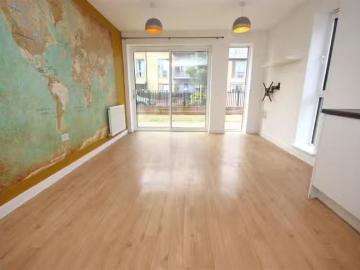 Deal! 2 bedroom flat for rent in Spring Drive, Trumpington, CB2
